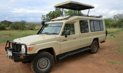 safari land cruiser kenya